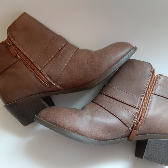 Forever 21 Ankle Boots - Picture 2 of 16